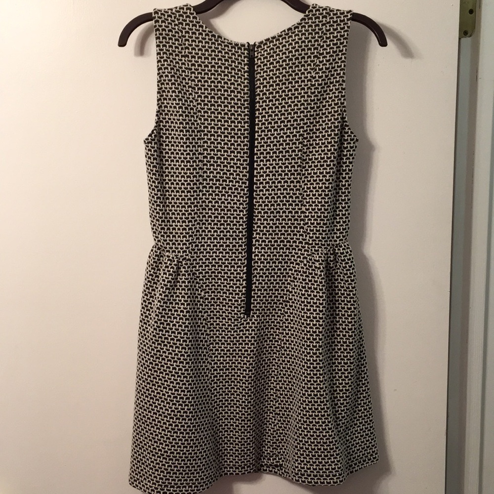 Dress - Picture 2 of 6